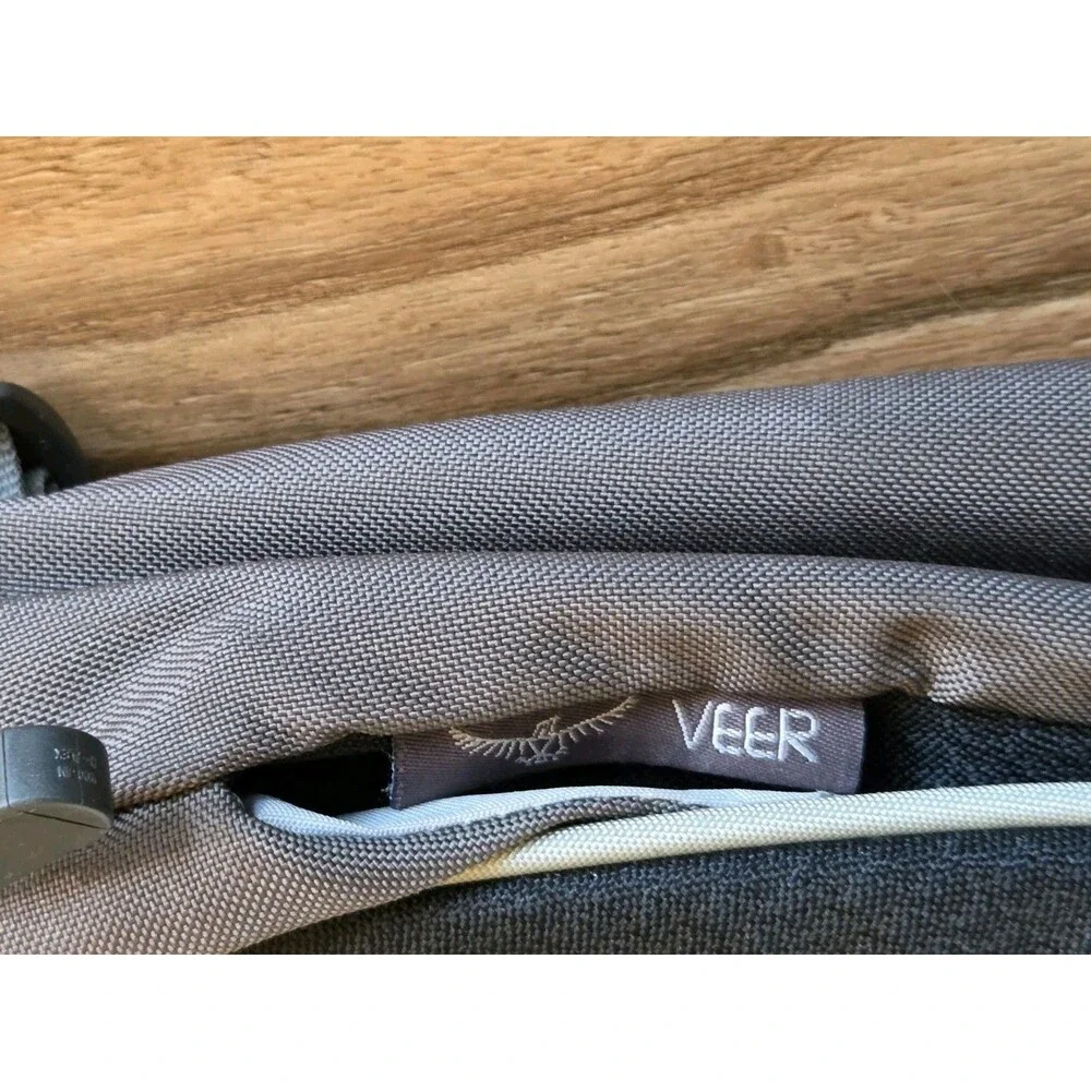 OSPREY Veer Vertical Shoulder Bag Backpack Sling Messenger Crossbody gray EUC